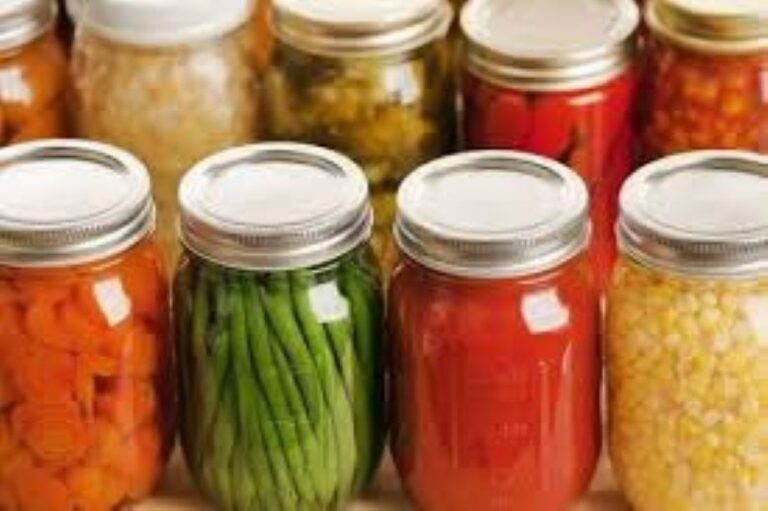 Riesgos de contraer botulismo por consumir conservas y alimentos envasados