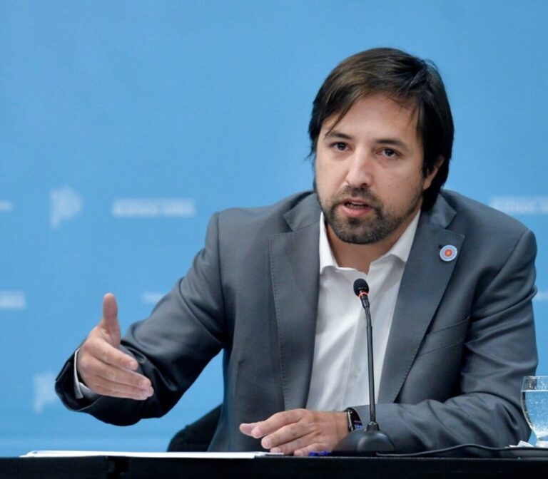 El ministro de Salud bonaerense rechazó la salida de Argentina de la OMS impulsada por Javier Milei