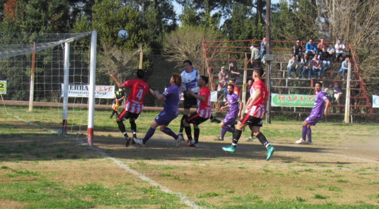 Atlético Naón recibe al Violeta, que llega con necesidad de victorias