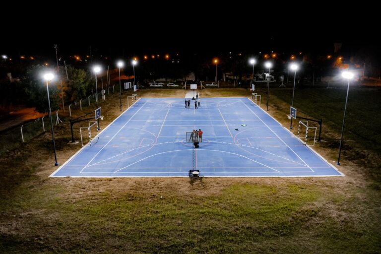 Se inauguró el nuevo playón deportivo iluminado del CEF 94 de Los Toldos