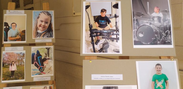 Día Mundial de las Personas con Síndrome de Down: muestra fotográfica en el Palacio Municipal