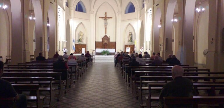 Con dos nuevos integrantes ‘Madrugadores del 9’ rezaron el Rosario en la Catedral