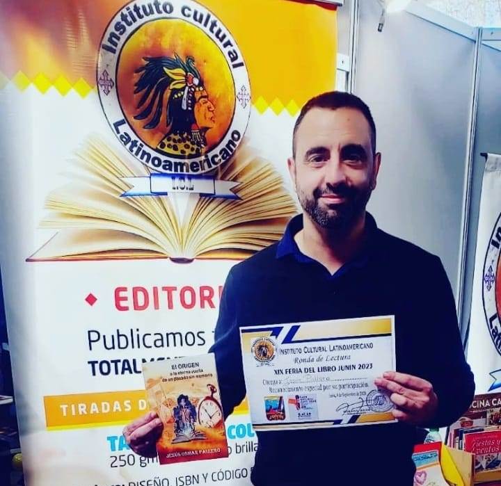 El escritor nuevejuliense Jesús Pallero, reconocido en el Concurso Internacional “Letras Distinguidas 2025”