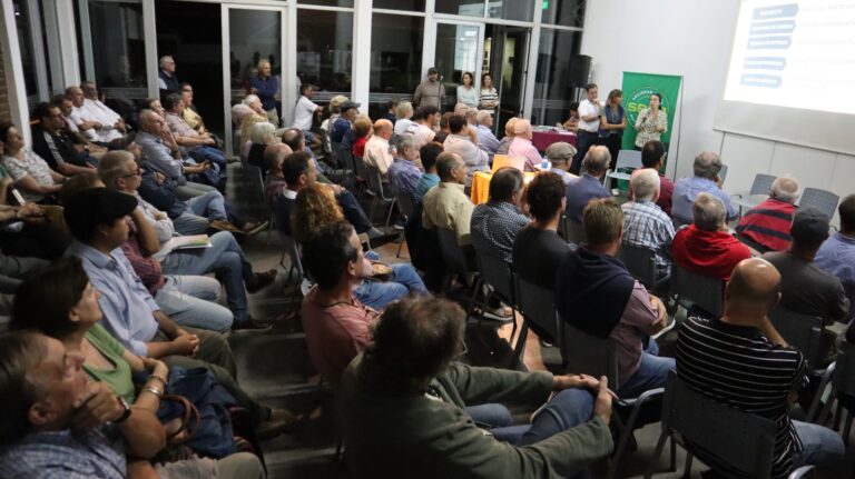 Asamblea de productores en la Sociedad Rural nuevejuliense: piden obras hídricas y en caminos