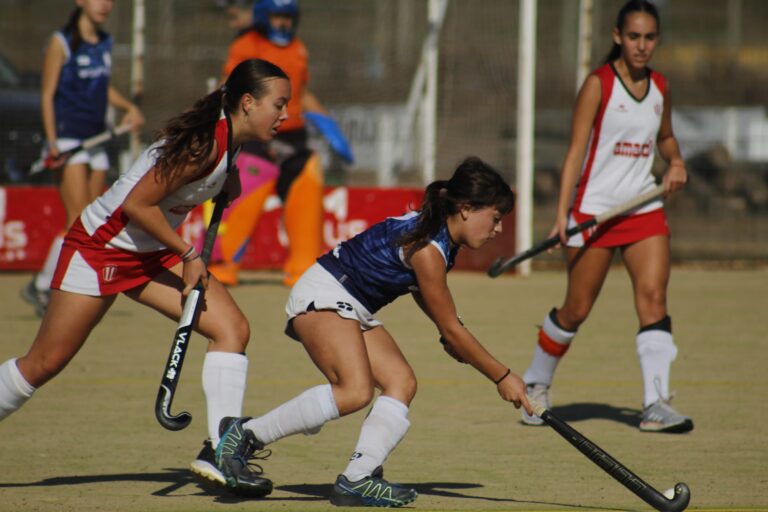 Atlético brilla en Lincoln: tres victorias y una derrota en el Torneo Oficial