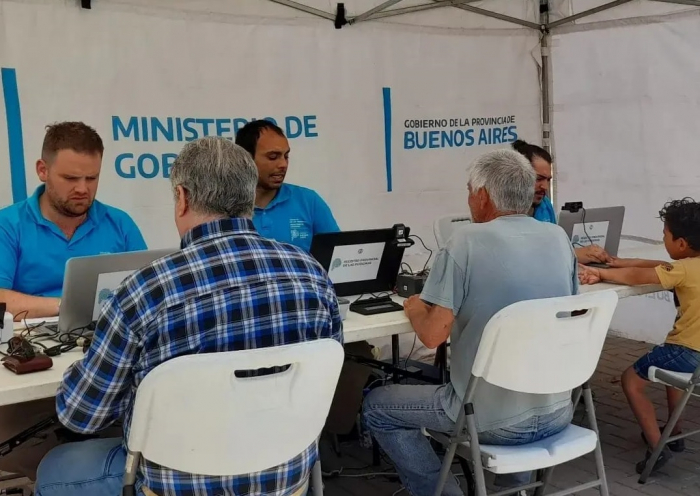 Comienza hoy el operativo gratuito de Renovación de DocumEntre las 10 y 15 en le Estación de Trenes habrá una variedad de trámites gratuitos, incluyendo la renovación de DNI, solicitudes de partidas y empadronamiento de personas extranjeras, entre otros servicios. En caso de lluvia, se llevará a cabo en el zum de la escuela Otto Krause.entación