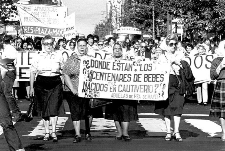 A 48 años de la presencia de madres y abuelas en Plaza de Mayo