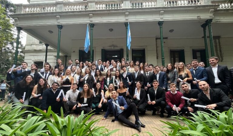 Más de 80 nuevos ingenieros de la Universidad Nacional de La Plata