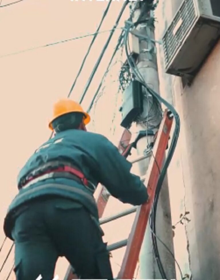 CEySTEL renovó cajas distribuidoras de Internet para mejorar el servicio