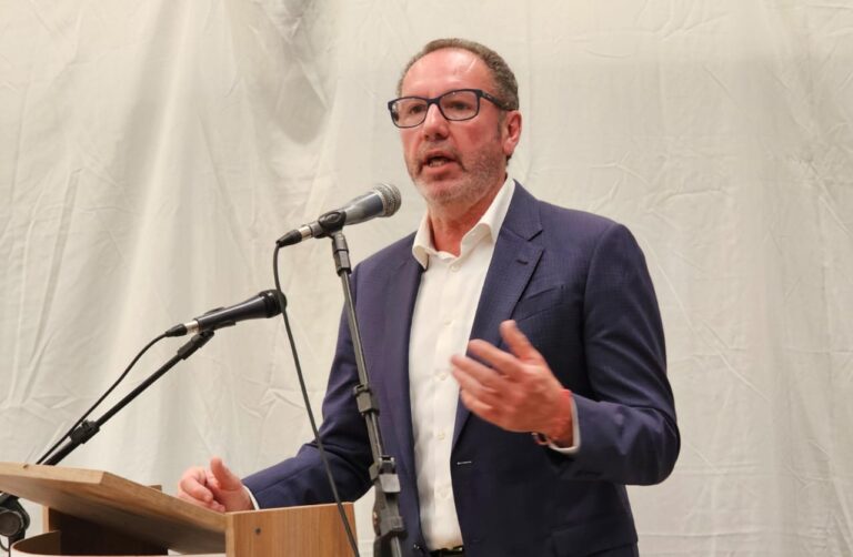 “Es con todos”: Walter Torchio pide unidad y critica con dureza las políticas de Javier Milei