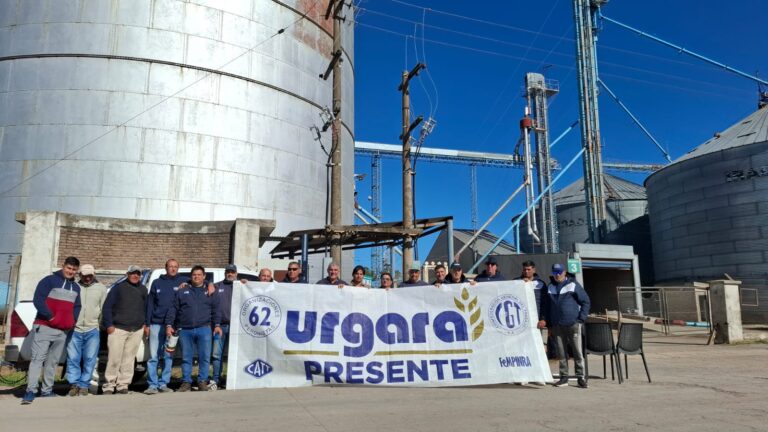 Trabajadores de URGARA se movilizaron frente a empresas cerealeras en reclamo de mejoras salariales