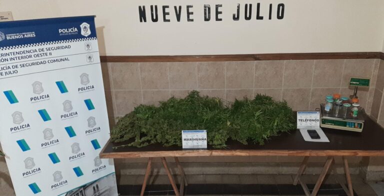 Detienen a una joven con más de 7 kilos de marihuana mientras su pareja logró escapar de un control policial