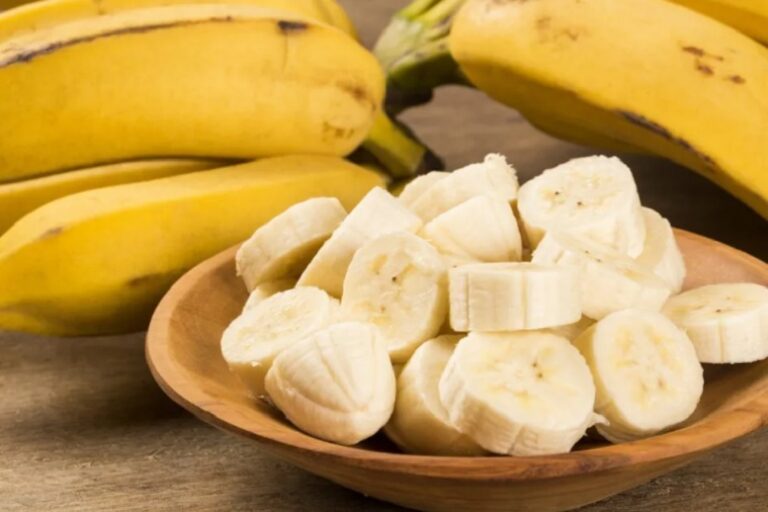 Cena inteligente: alimentos que te ayudan a dormir mejor sin subir de peso
