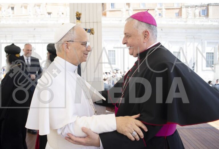 Monseñor Ariel Torrado Mosconi visitó el Vaticano y saludó al Papa León XIV