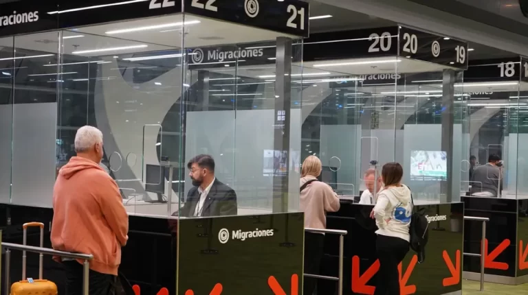 El Gobierno endureció por decreto la política migratoria
