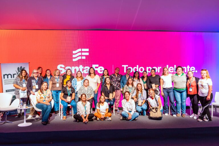 Del tambo a la toma de decisiones: mujeres rurales debatieron en la Expo Todo Láctea
