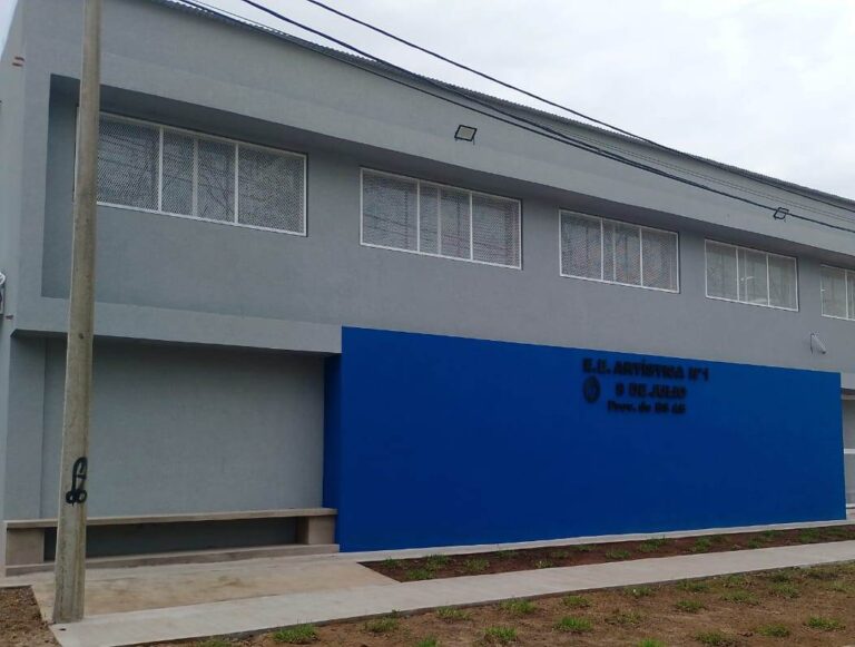 Escuela de Educación Artística N° 1 de Nueve de Julio: Más que un edificio, nace una nueva casa para el arte