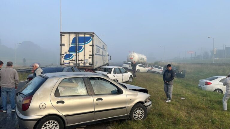 Grave choque en cadena en Luján por niebla y humo: al menos ocho heridos