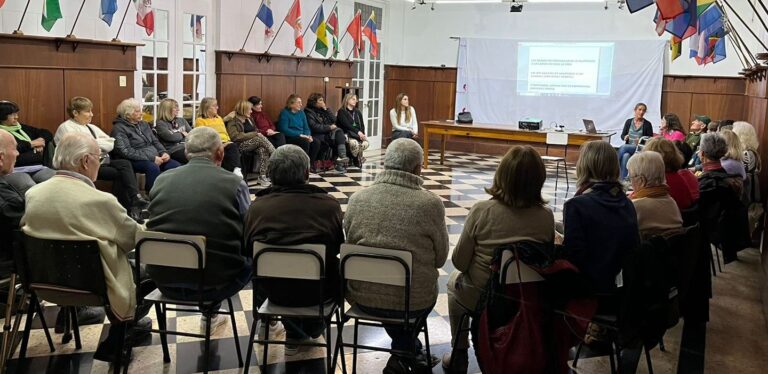 Taller de Estimulación Cognitiva para Adultos Mayores en Desarrollo Comunitario