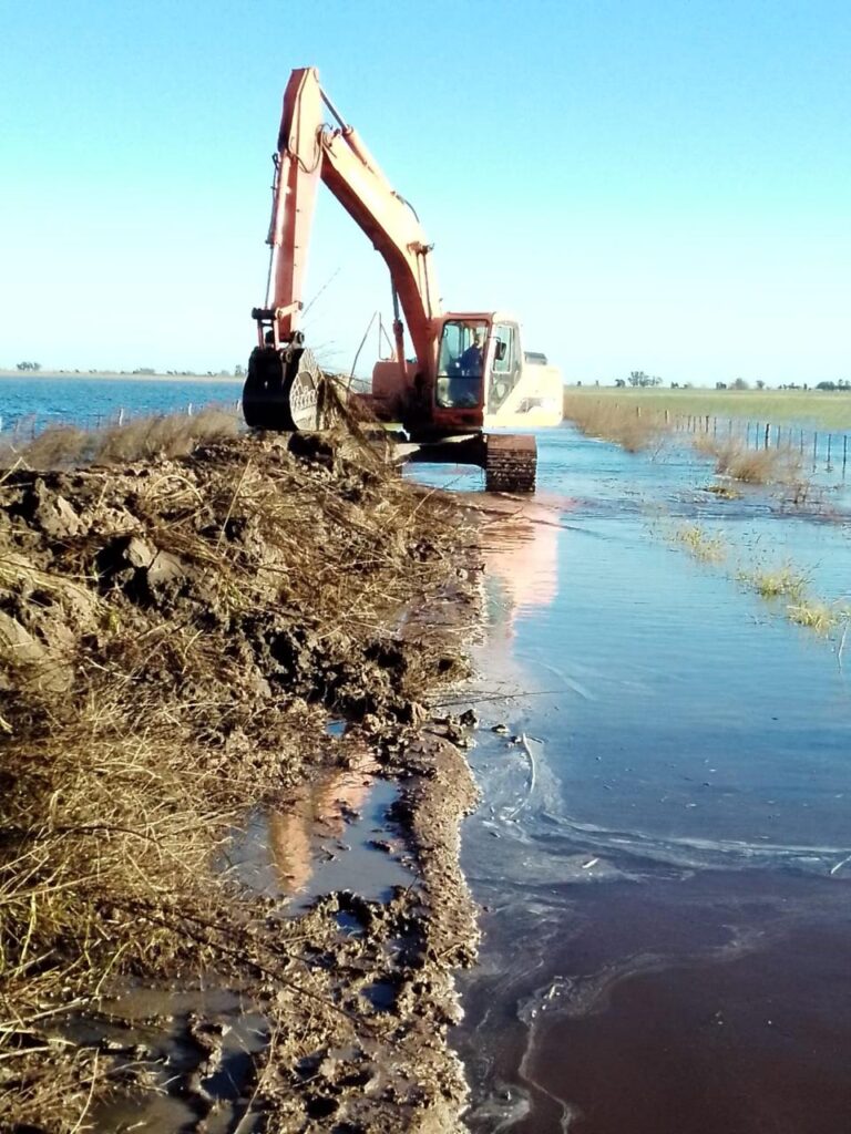 Se trabaja para frenar el avance del agua en Facundo Quiroga