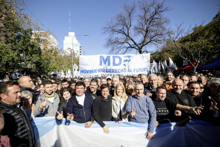 Kicillof denunció persecución judicial durante la marcha en respaldo a Cristina Kirchner