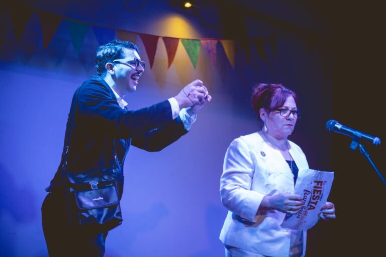 Una comedia popular que desborda humor y comunidad llega a la ‘Biblio’ nuevejuliense