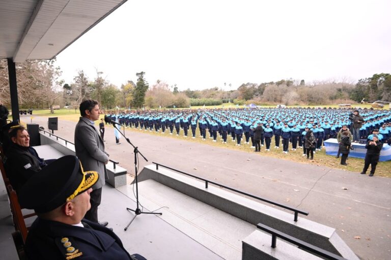 Más de 2.700 cadetes de la Policía bonaerense juraron fidelidad a la bandera nacional