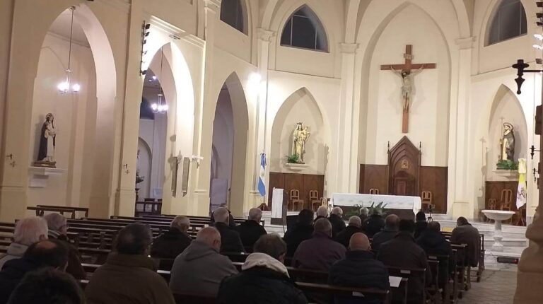 Cerca de 40 varones participaron en el Rosario de los ‘Madrugadores del 9’ en la Catedral de Santo Domingo de Guzmán