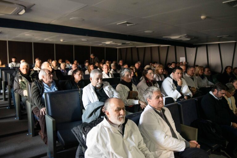 Médicos jubilados: impulsan una ley para que puedan seguir ejerciendo sin perder su haber previsional