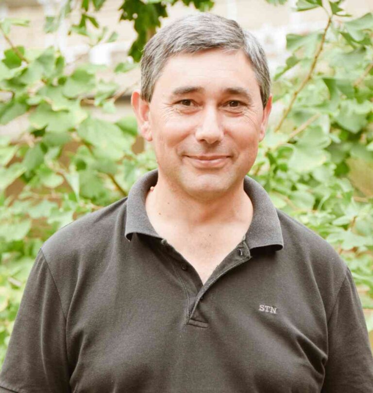 Leonardo Vélez: “Nos tocó una época complicada, pero no paramos de trabajar”