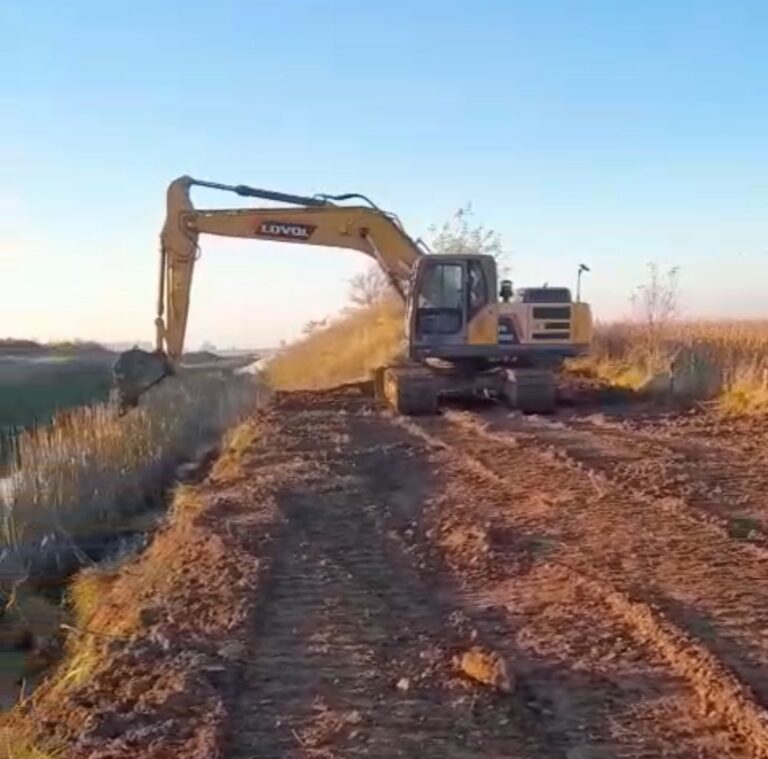 Se intensifican las tareas de reparación de caminos en sectores afectados por las lluvias