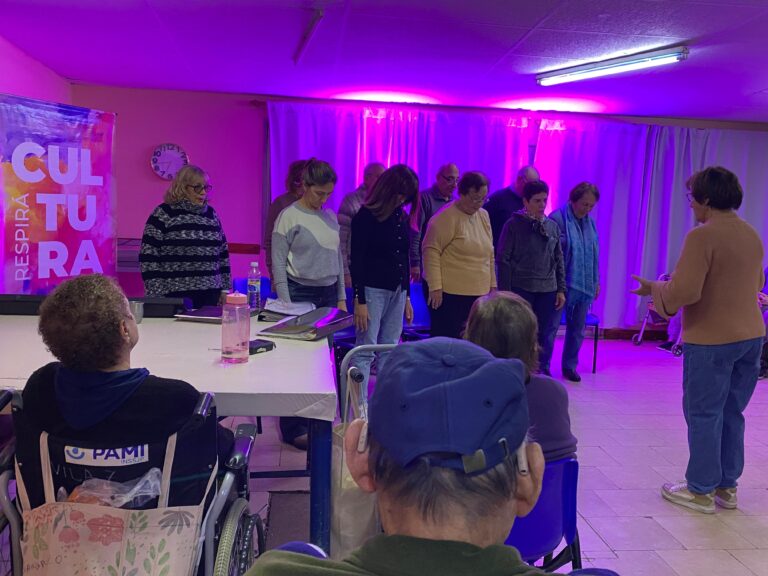 “Ensayos Abiertos” llegó al Hogar de Ancianos