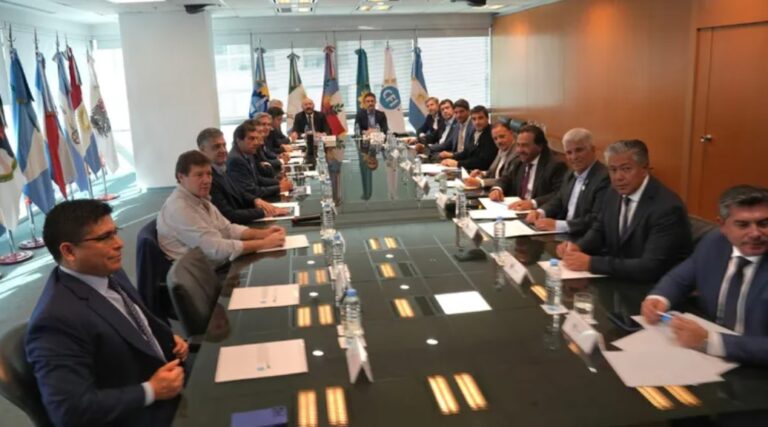 Los gobernadores exigen al Ejecutivo Nacional un nuevo pacto fiscal ante la crisis de las provincias