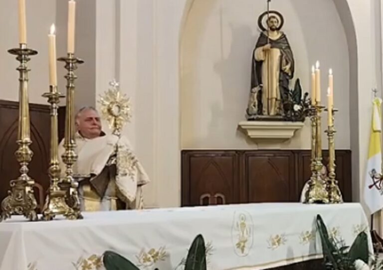 Ariel Torrado Mosconi en la Misa de Corpus Christi: “Llevemos a Cristo donde hay oscuridad y sufrimiento”