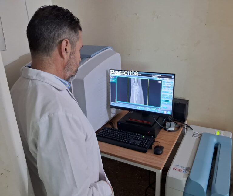Nuevo equipamiento digital fortalece el servicio de rayos del hospital Julio de Vedia