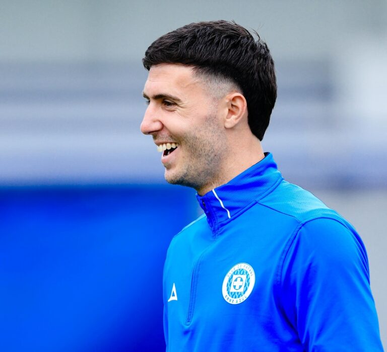 José Paradela debutó en Cruz Azul: el talento de Facundo Quiroga pisa fuerte en el fútbol mexicano