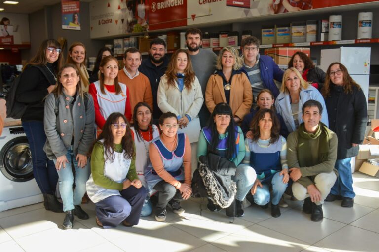 El Consejo Escolar de Nueve de Julio entregó equipamiento de cocina a escuelas del distrito