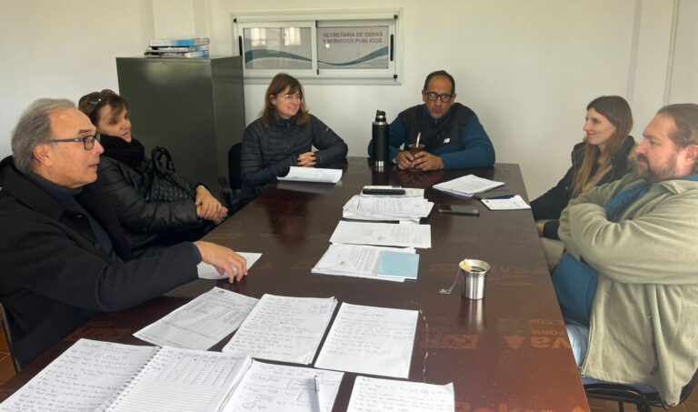 El Rotary Club entregó 96 árboles al municipio para forestar espacios públicos