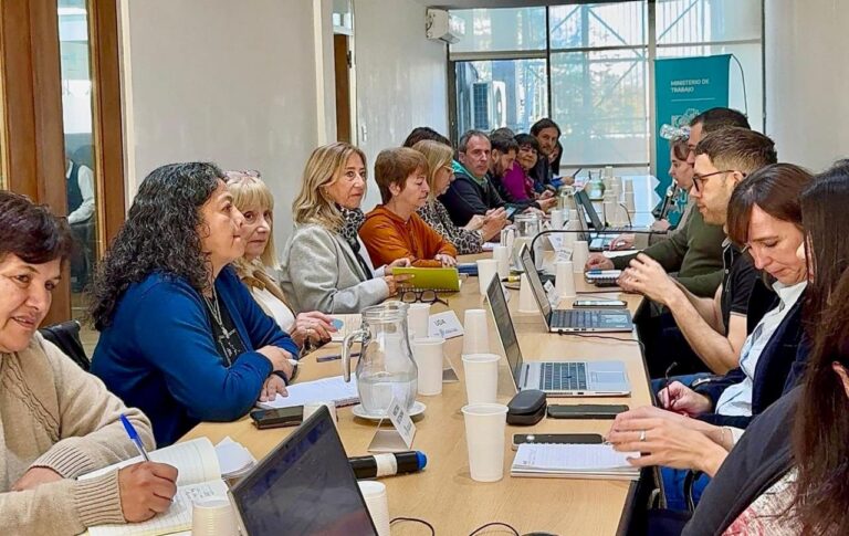 Negociaciones paritarias: El gobierno bonaerense realiza una nueva oferta salarial a los gremios docentes