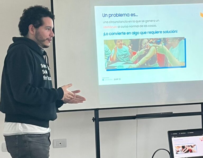 Empresa líder impulsa la creatividad juvenil con tecnología en Nueve de Julio