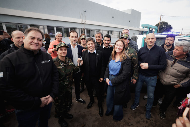 Kicillof inauguró un nuevo Centro de Salud en Junín y entregó patrulleros para reforzar la seguridad