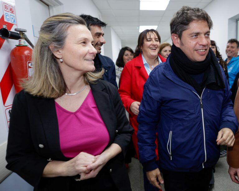 Unidad en tiempos de crisis: la visita de Kicillof a Nueve de Julio dejó más que una obra inaugurada