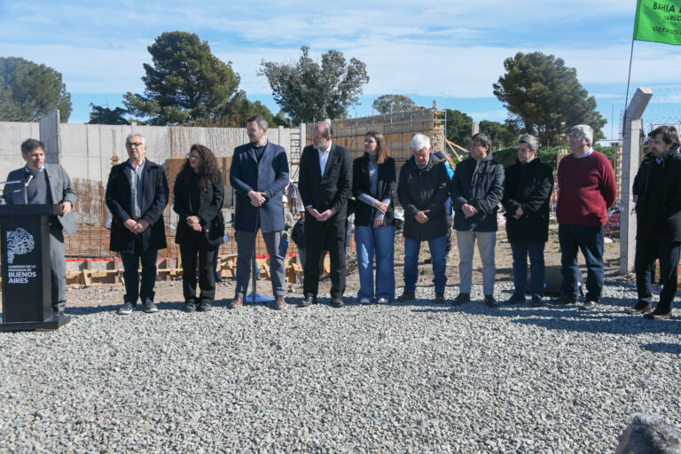 Kicillof y Rodríguez reforzaron en Bahía Blanca el Plan de Caminos Rurales y recorrieron obras estratégicas