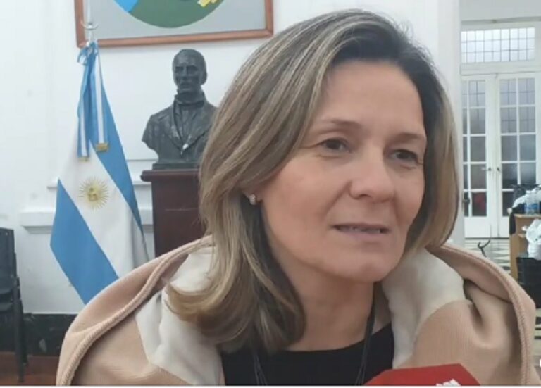 María José Gentile viaja a La Plata y se suma al reclamo de intendentes ante Kicillof por la crisis de fondos