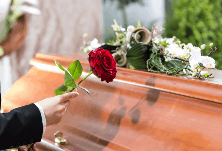 Tradición sobre los funerales: plazos, rituales y tiempos de despedida