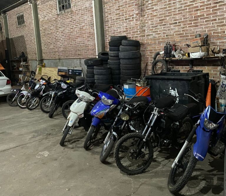 Secuestran 12 motos y 3 autos durante operativos de tránsito en Lincoln
