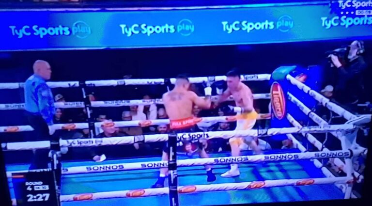 Papeschi se consagró campeón argentino mediano tras vencer a Zárate en Buenos Aires