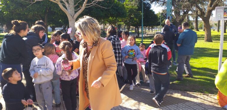 Color, alegría y aprendizaje: cierre de actividades de Rayuela y Pibelandia en Plaza Belgrano
