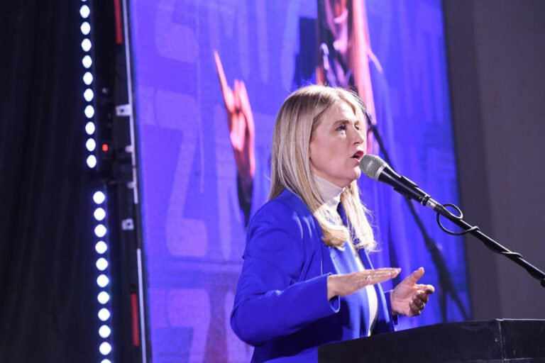 Magario en La Matanza: “La única forma de decirle basta a Milei es yendo a votar el 7 de septiembre”