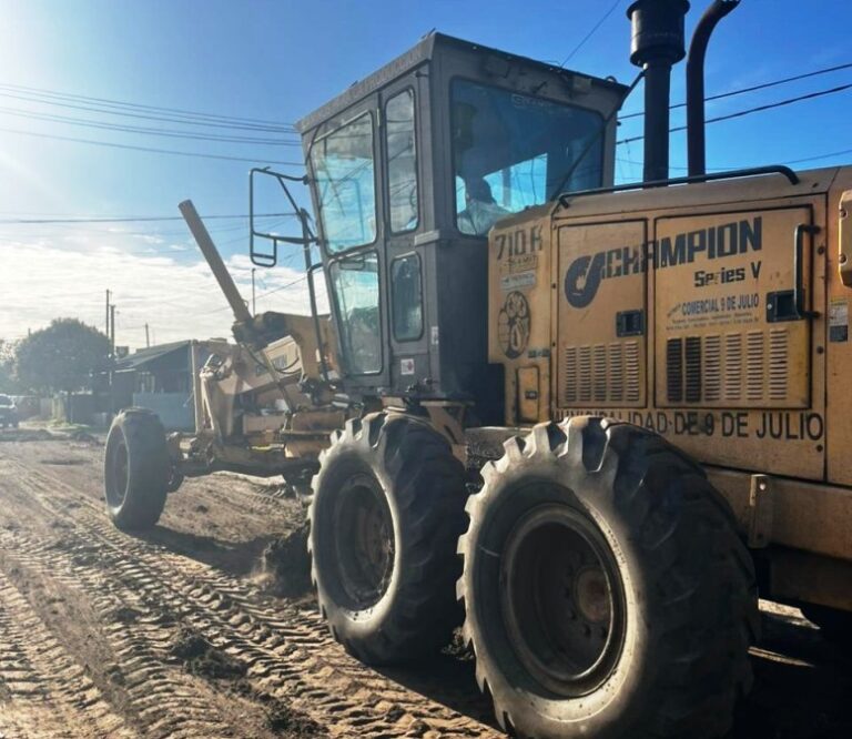 Perfilado de calles y mantenimiento en Barrio Balbín